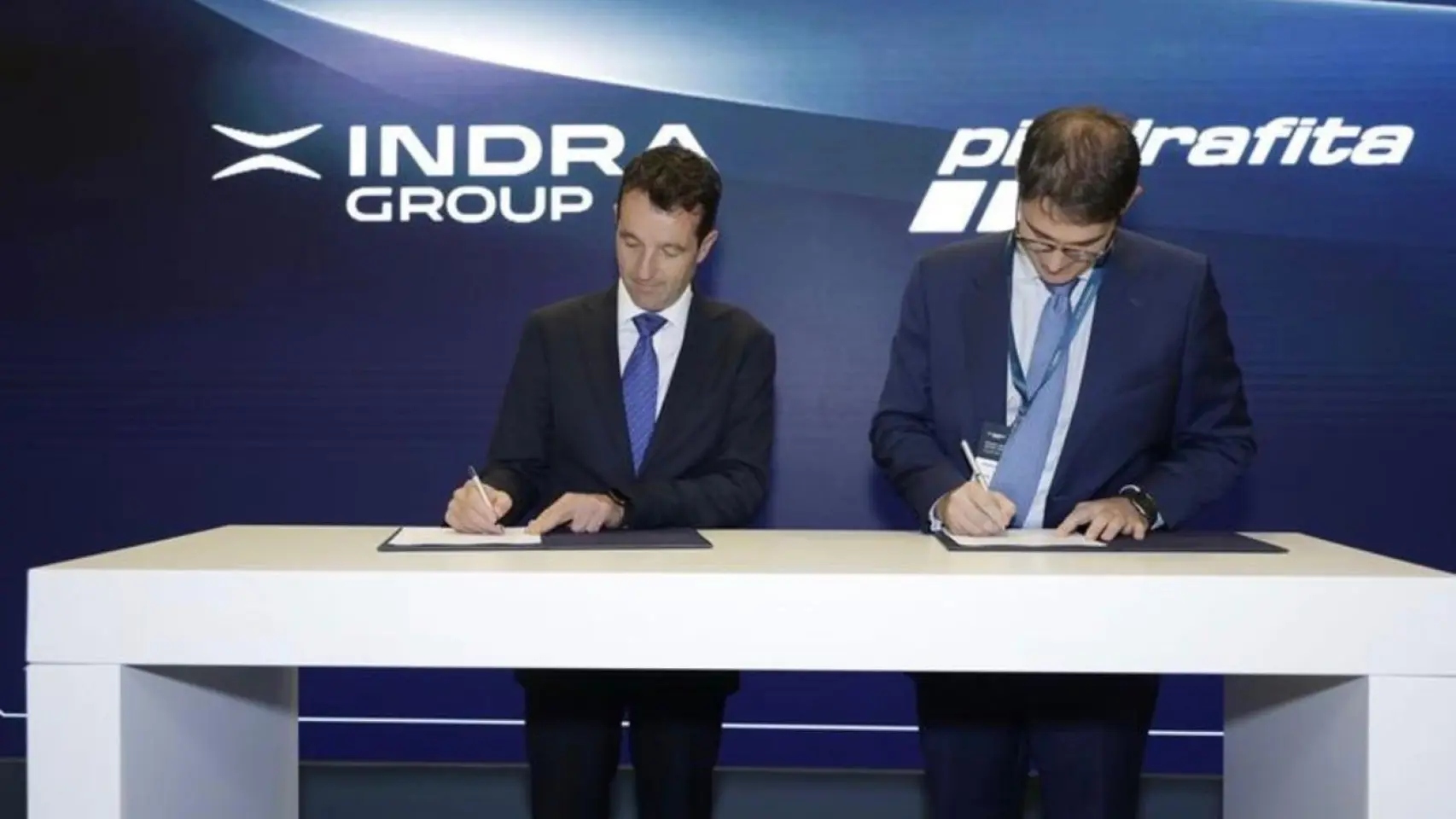 Indra no compite, conquista