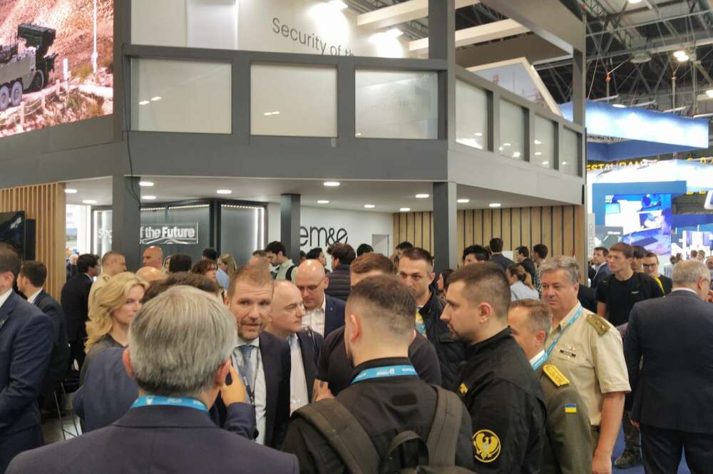 La familia Escribano se afianza en el negocio bélico