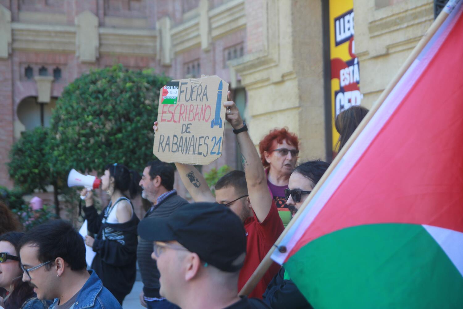 Un año después Escribano aún no explica su relación con Elbit Systems