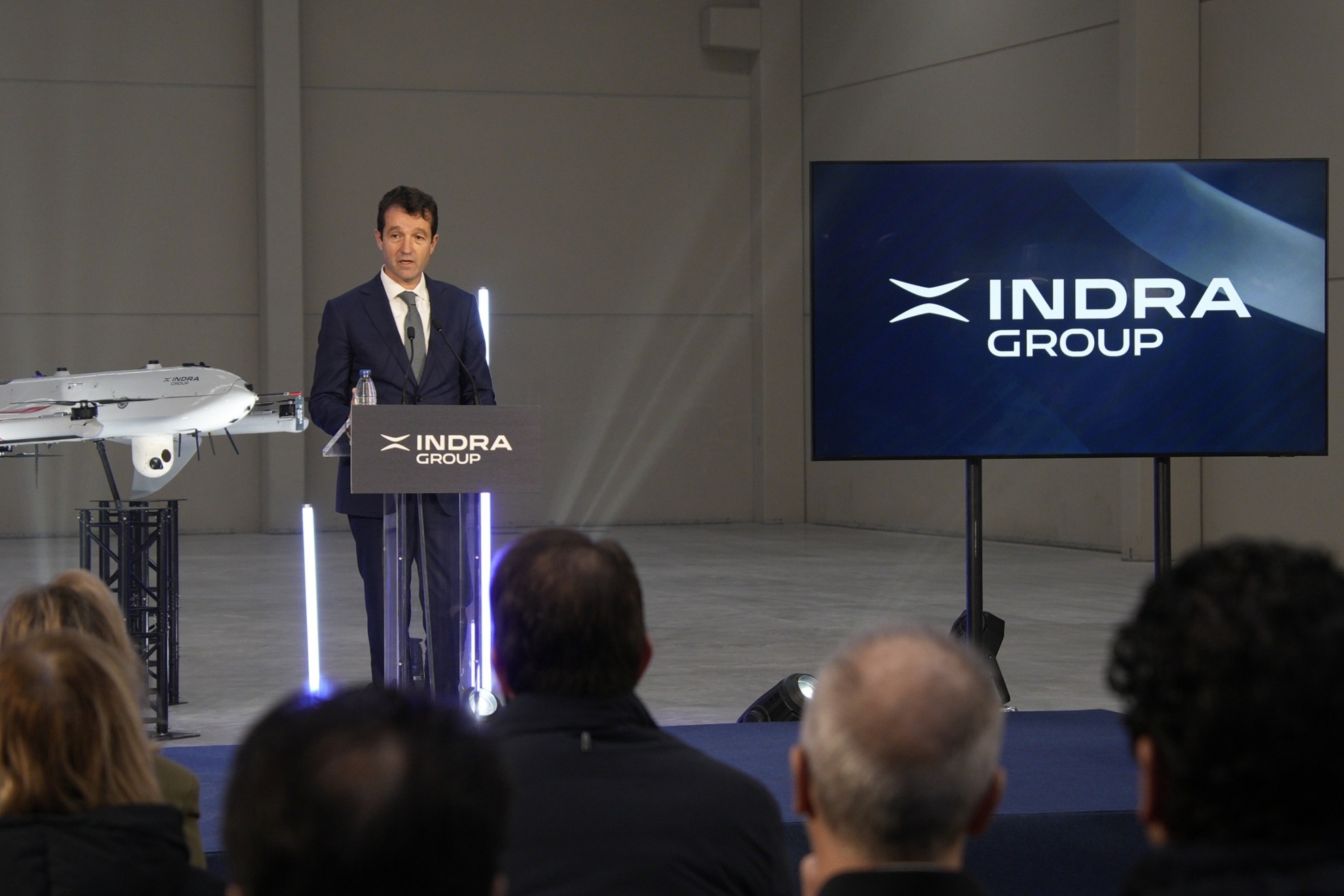 El silencio de Escribano aviva las dudas sobre la fusión de Indra con su empresa familiar